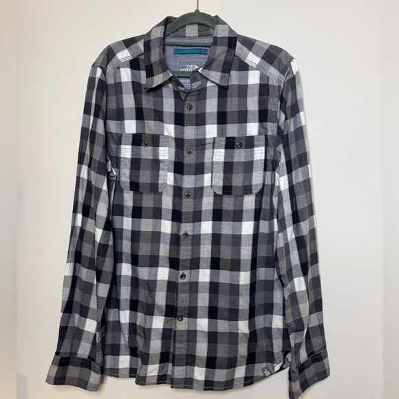 The North Face Men's Black and White Cumberland Plaid Button Down Shirt - Picture 1 of 7